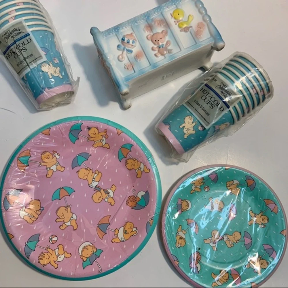 New Vintage Retro Gibson Unisex Baby Shower Reveal Tableware Cups Plates Gift